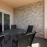 2 Bedroom Lovely In *