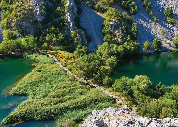 2 Bedroom Lovely In *