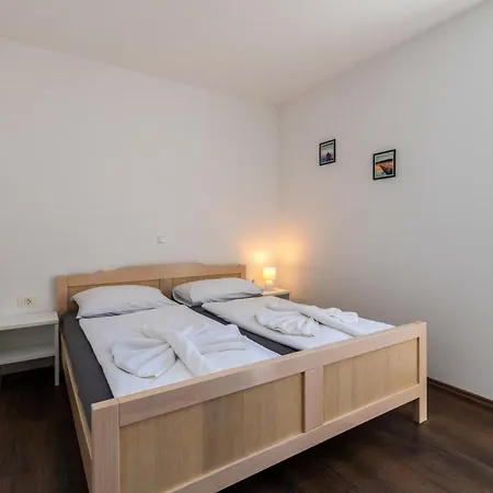 Apartment 2 Bedroom Lovely In *