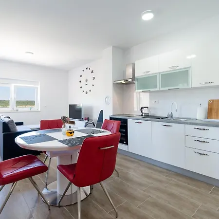 2 Bedroom Lovely In