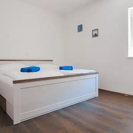 Apartamento 2 Bedroom Lovely In Obrovac
