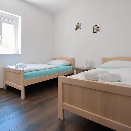 2 Bedroom Lovely In *