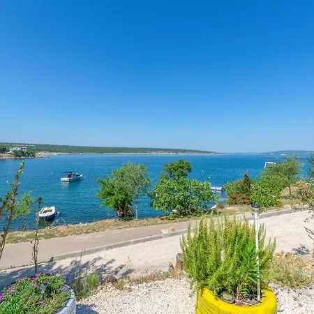 2 Bedroom Lovely In