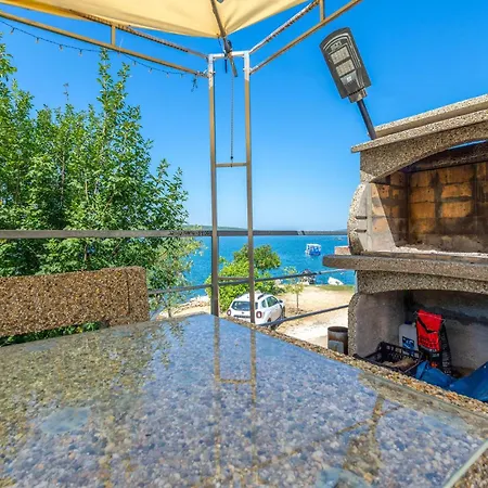 2 Bedroom Lovely In Apartment Obrovac