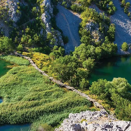 2 Bedroom Lovely In *