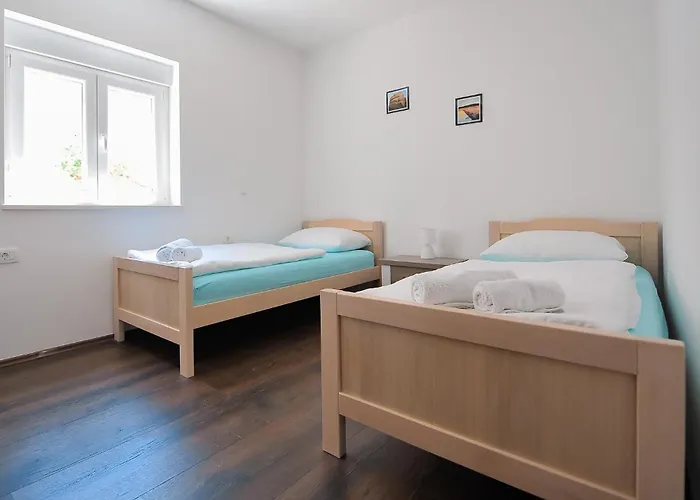 2 Bedroom Lovely In *