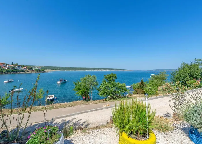 2 Bedroom Lovely In